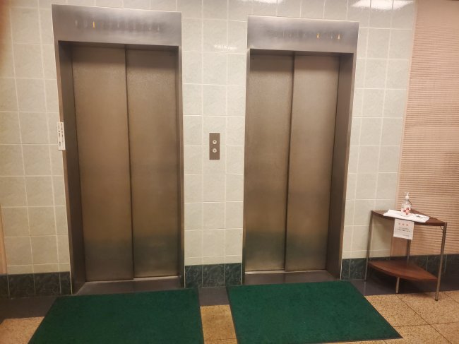 KSビル-エレベーター