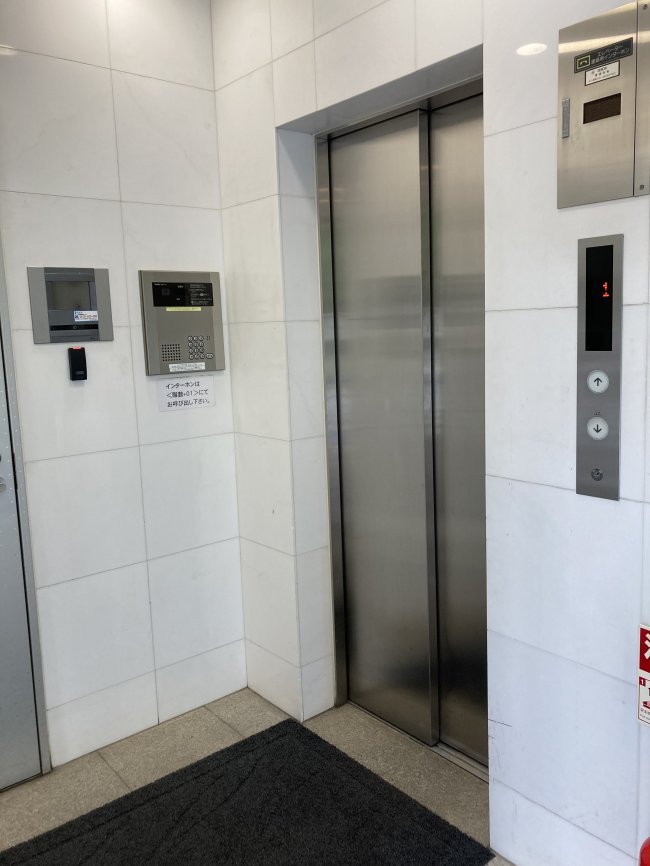 NO.1ニイクラビル-エレベーター