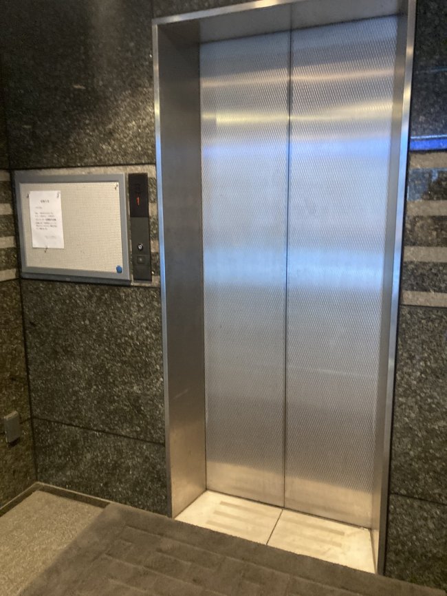 川本ビル-エレベーター