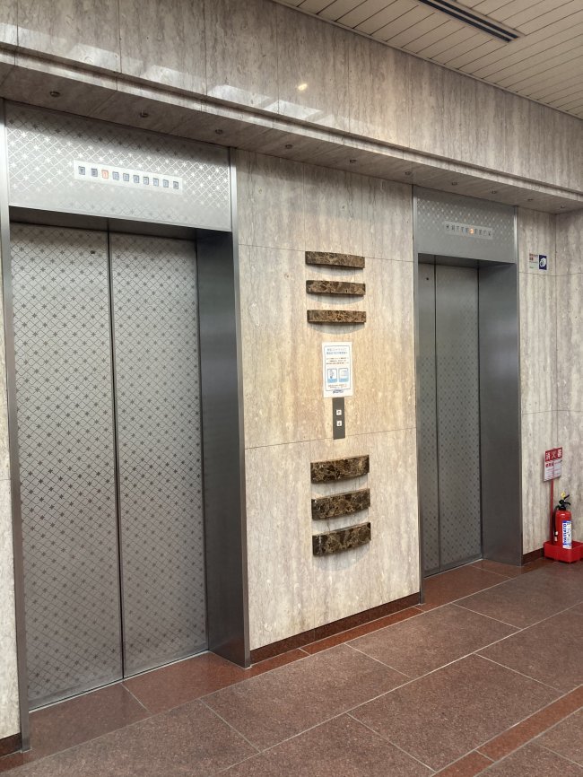 赤坂月世界ビル-エレベーター