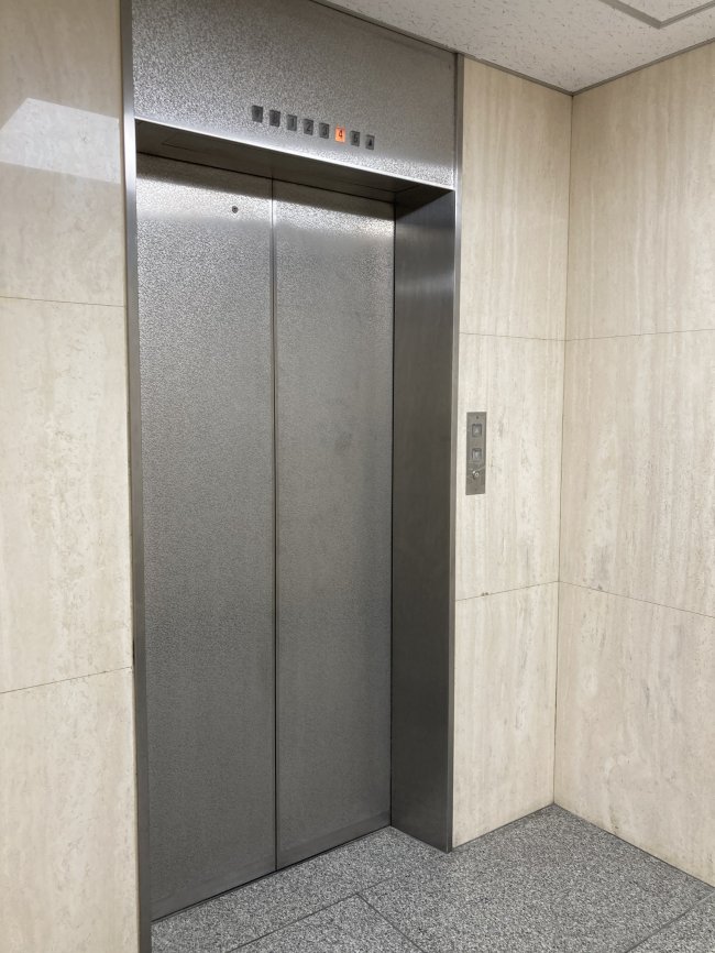 赤坂進興ビル-エレベーター
