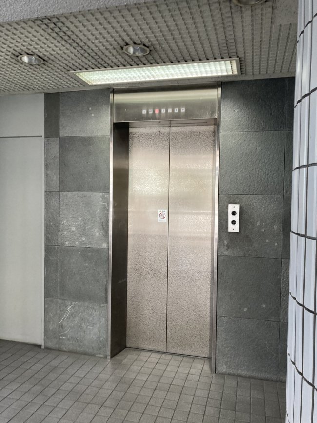 赤坂倉橋ビル-エレベーター