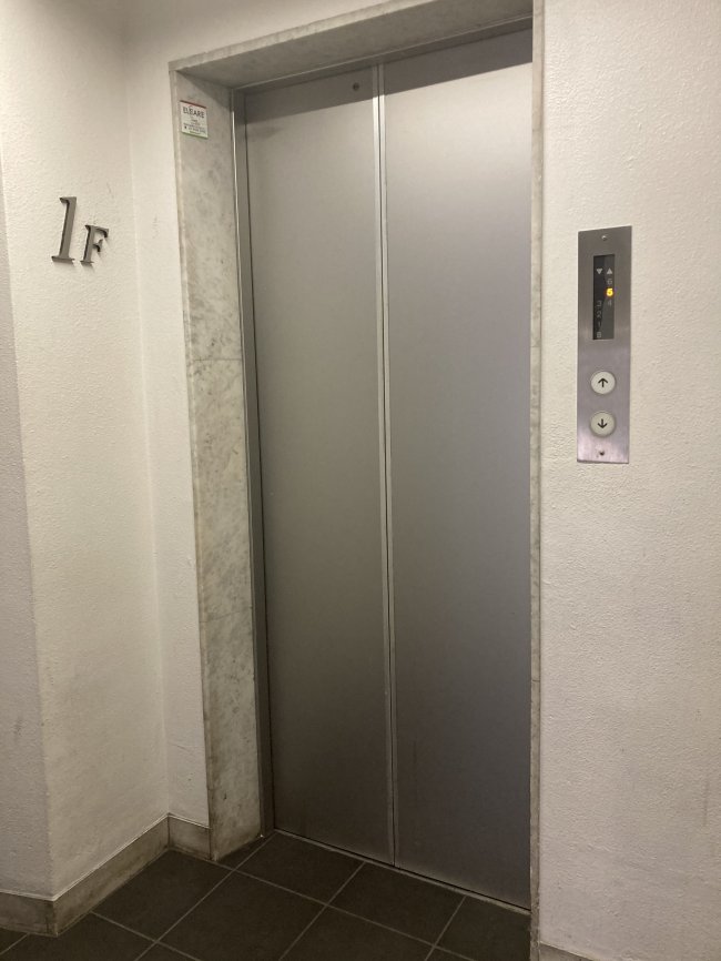 赤坂Qビル-エレベーター