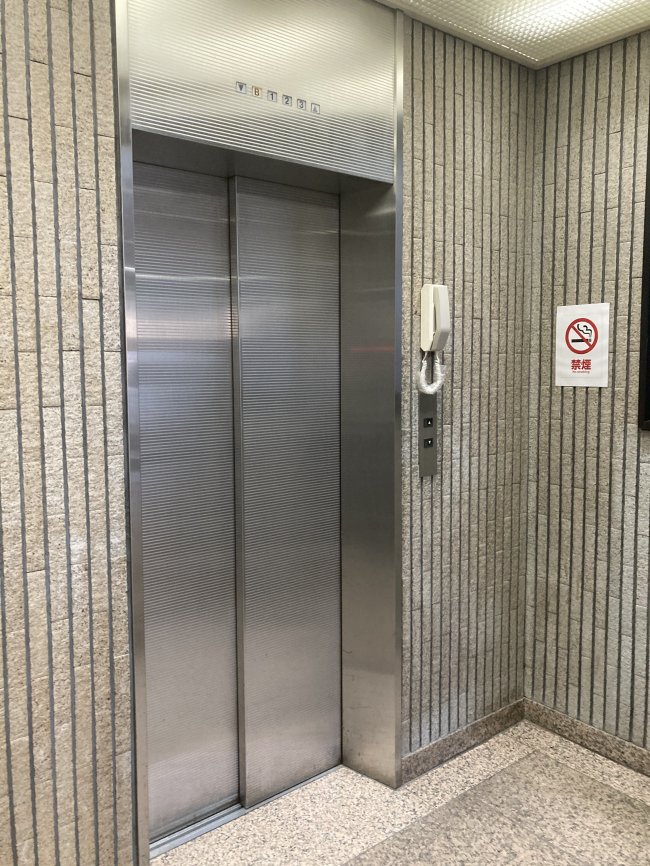 和晃ビル-エレベーター