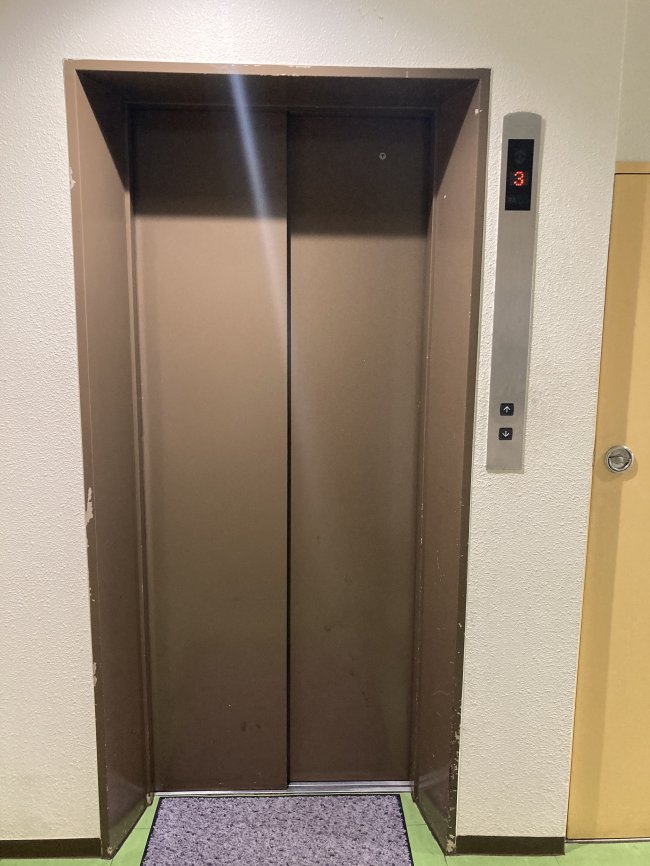 ベルハイムビル-エレベーター
