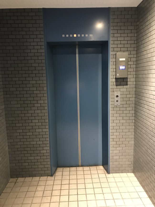 サカイビル-エレベーター