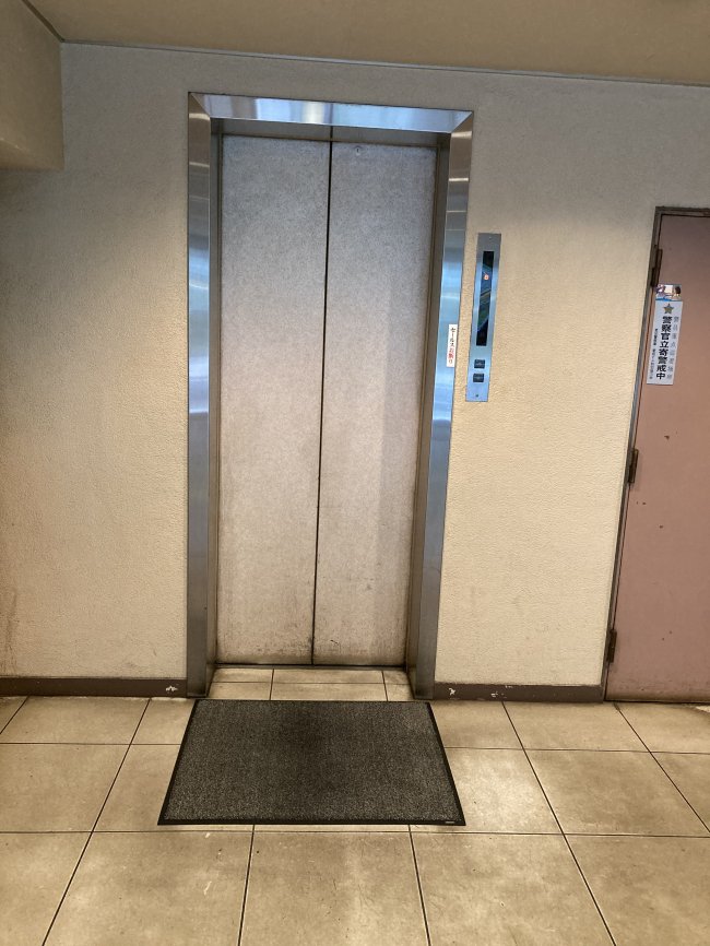 全国たばこビル-エレベーター