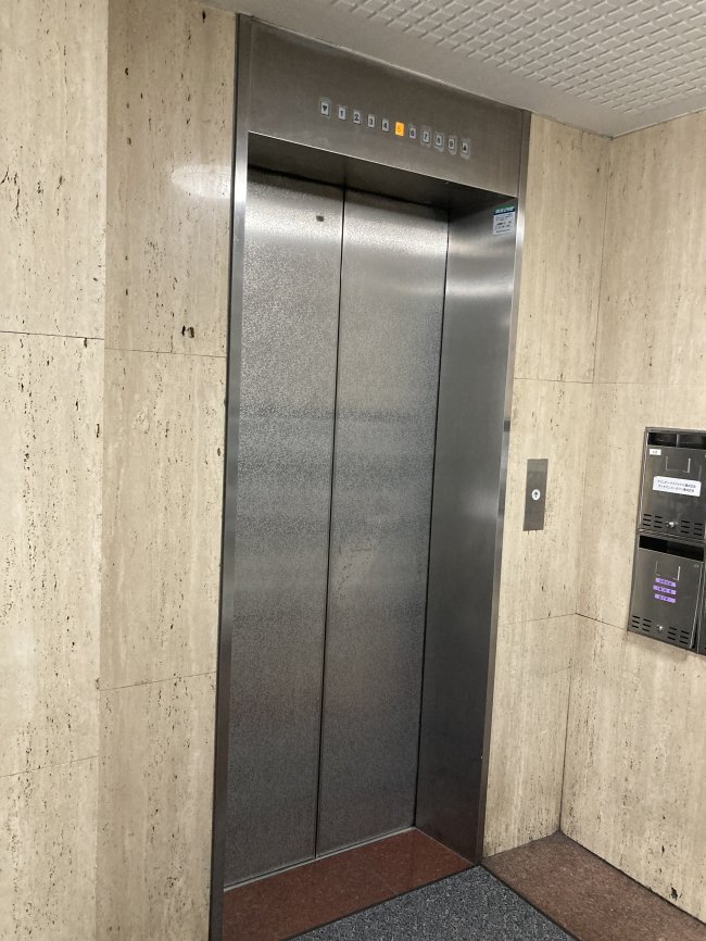 布萬スカイビル-エレベーター