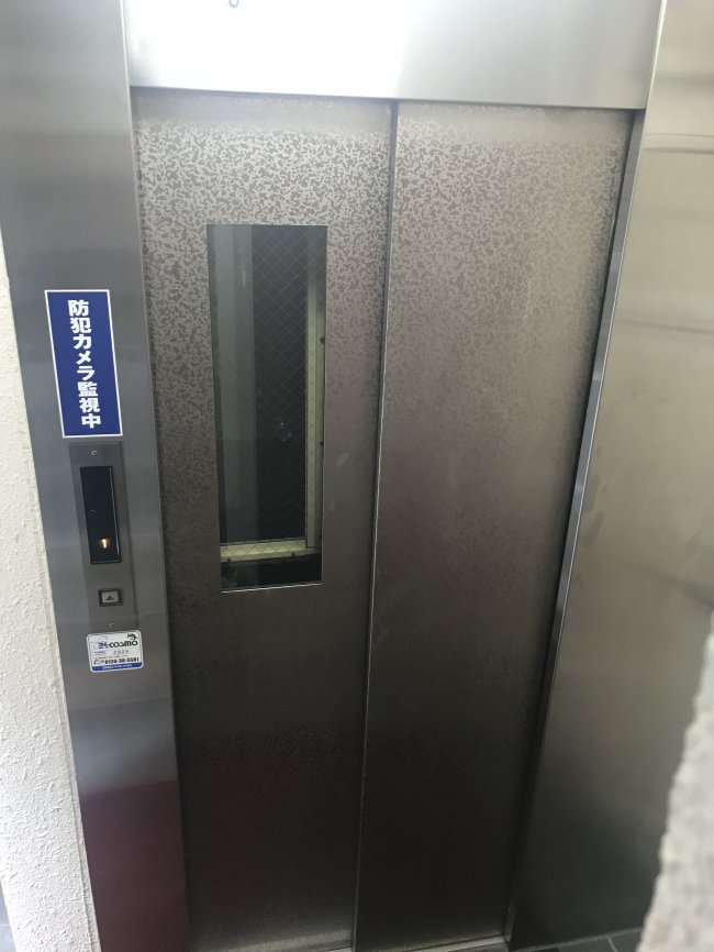 大貫ビル-エレベーター