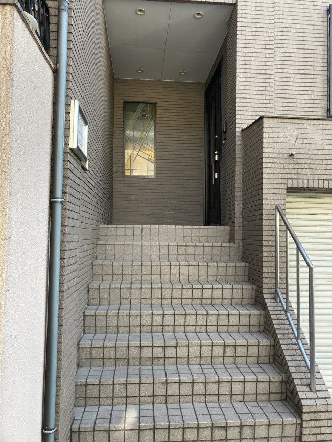 白金台ハウスビル-エントランス