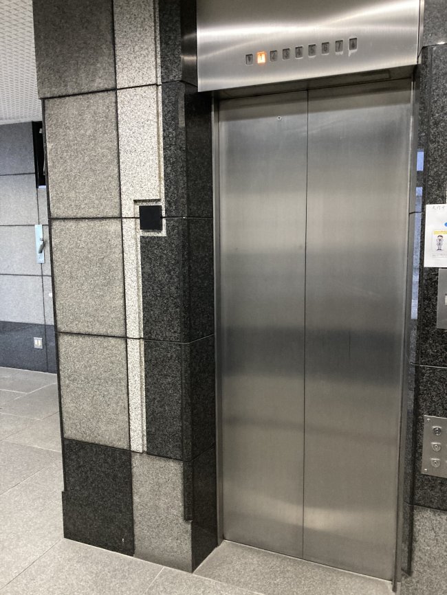 西新橋ビル-エレベーター