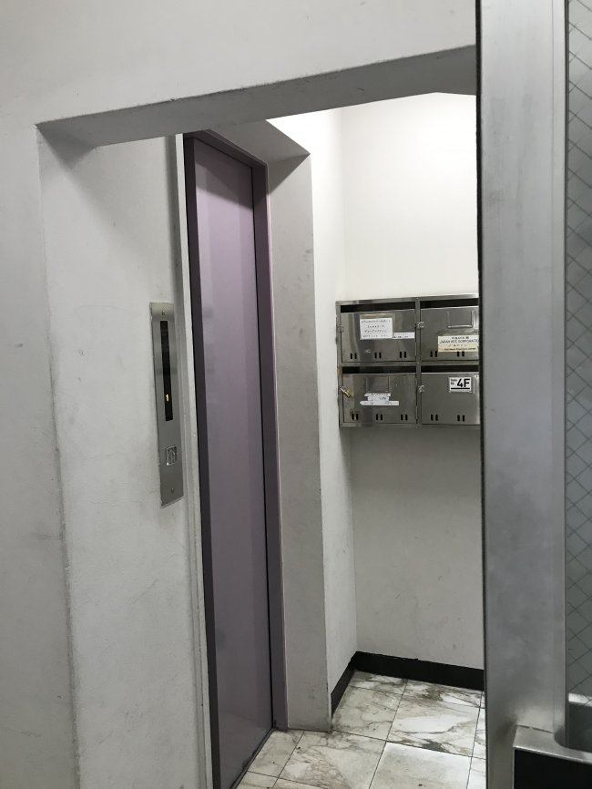 電光ビル-エレベーター