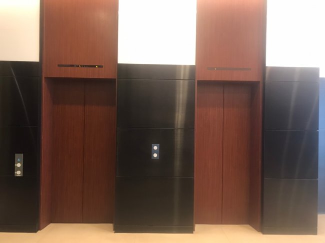 黒崎ビル-エレベーター