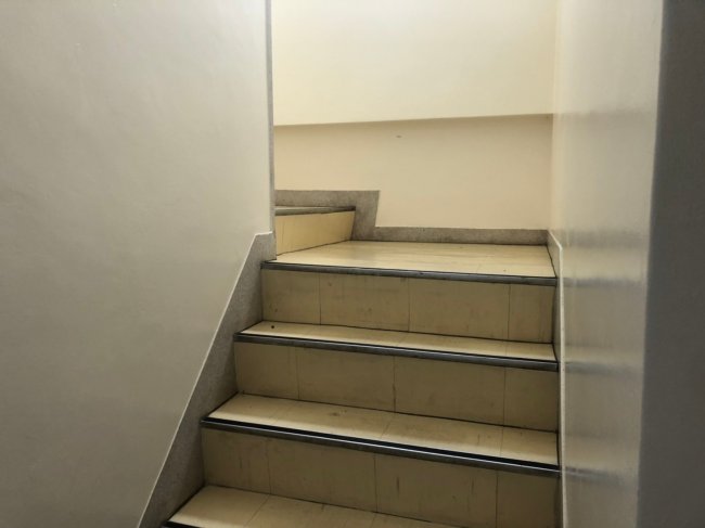 福井屋ビル-階段