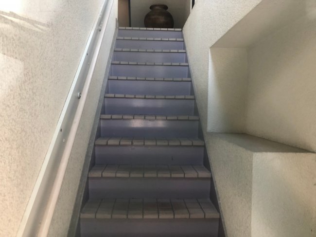 岡本ビル-階段