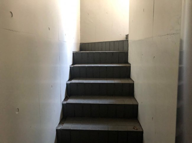KY第一ビル-階段