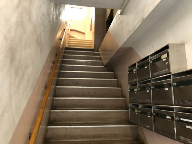 第一山武ビル-階段