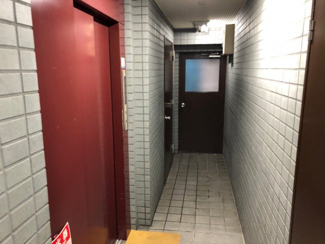倉持ビル-エレベーター