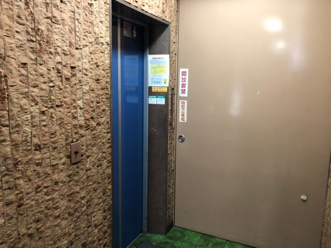 三井ビル-エレベーター
