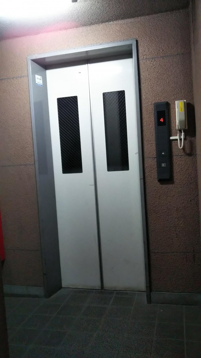 大井ビル-エレベーター
