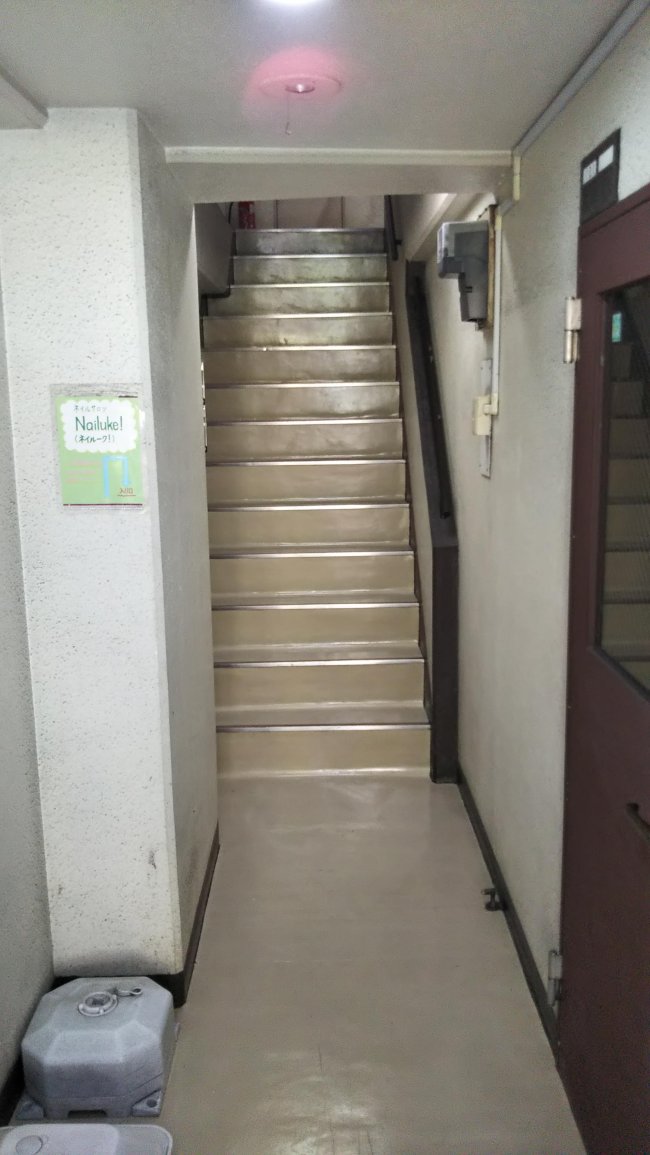 黒川ビル-階段