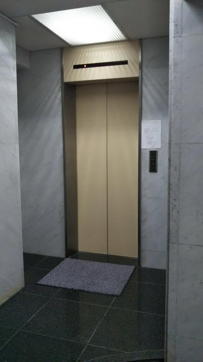 安藤ビル-エレベーター