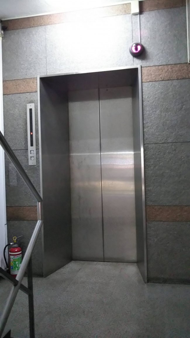 須賀ビル-エレベーター