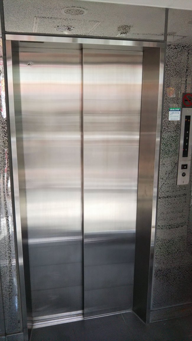 MKビル-エレベーター2