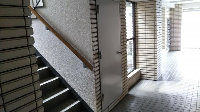 コスモサンハイツ山王-階段